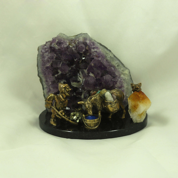 Гном с ослом, лисой и мышкой, аметист, подставка долерит